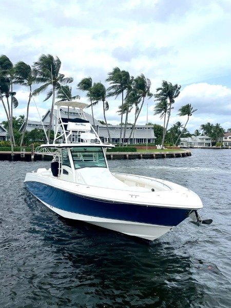 
								USA 2013 Boston Whaler 370 Outrage USD full									