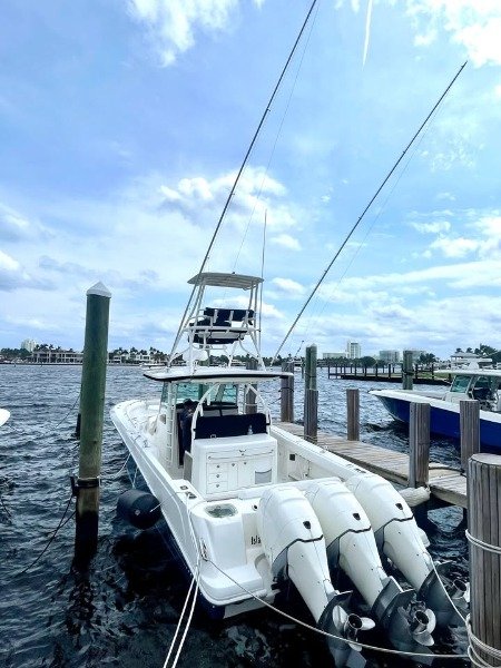 
								USA 2013 Boston Whaler 370 Outrage USD full									